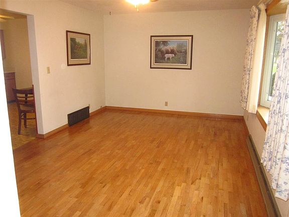 3rd image of 1711 Liberty Ln