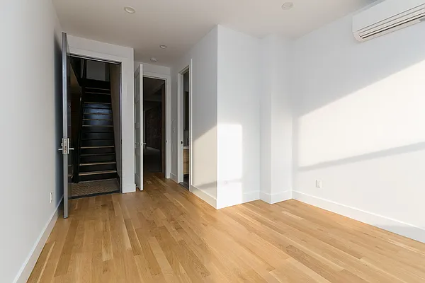 Rented by Nooklyn NYC LLC | media 15