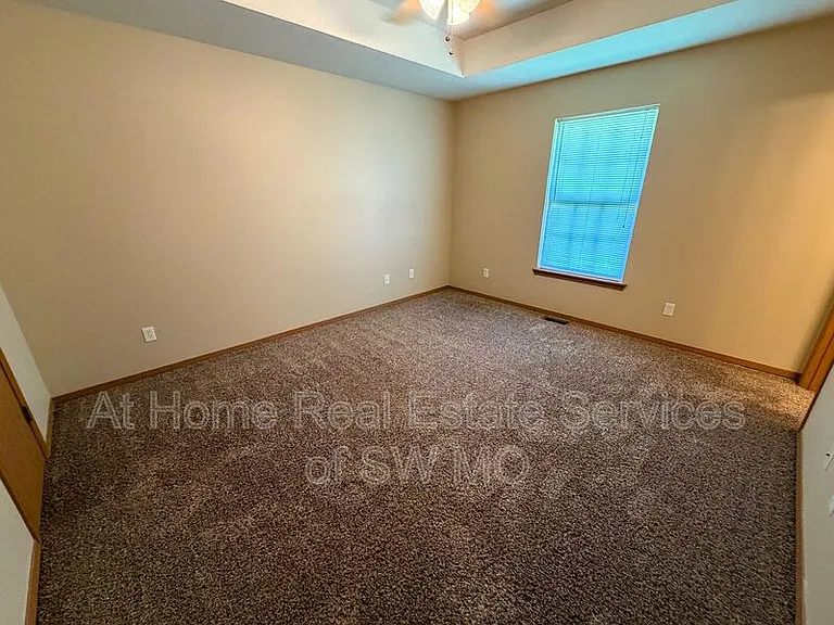 3314 N Marion Ave — Photo 6