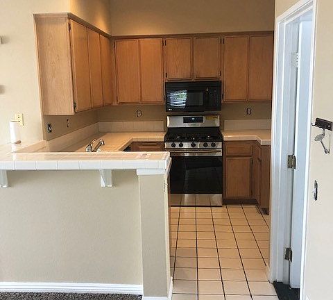 4th image of 27458 Jasmine Ave