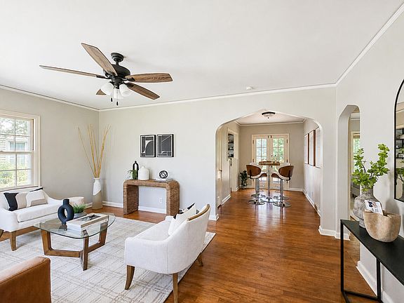 4th image of 2513 33rd St