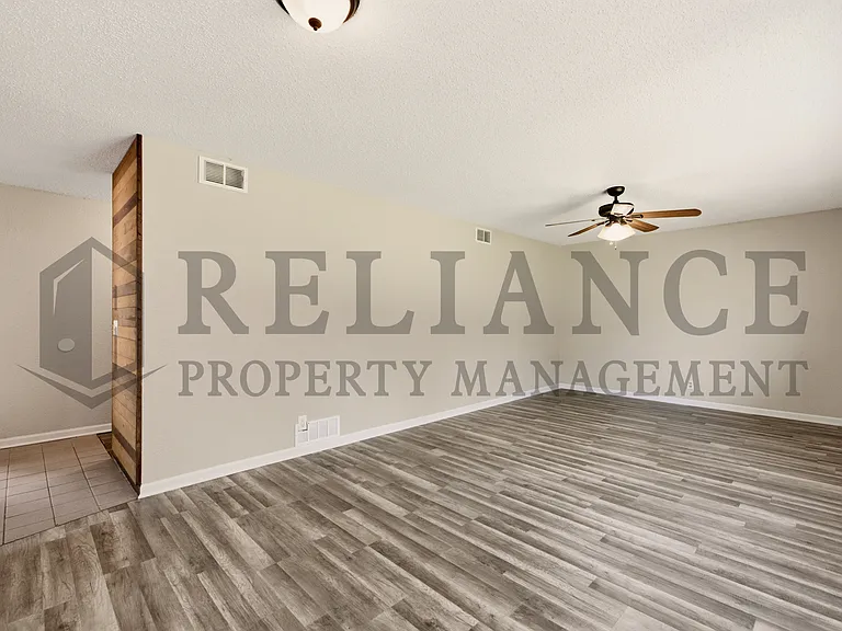 9923 W Binter Ln — Photo 19