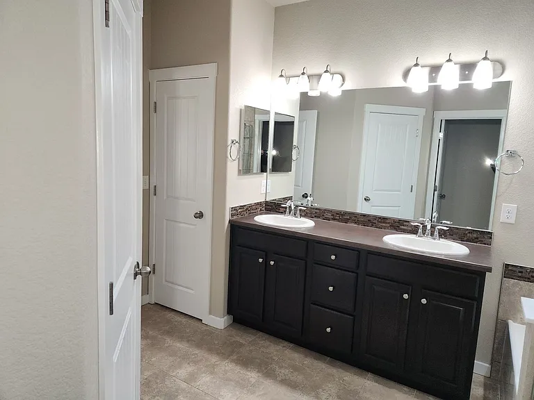 1647 Grand Overlook St — Photo 22