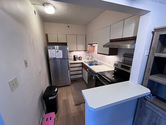 2nd image of 900 19th Ave S #5XX