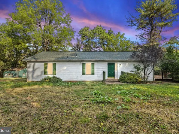 8524 Lakota Rd, Remington, VA 22734