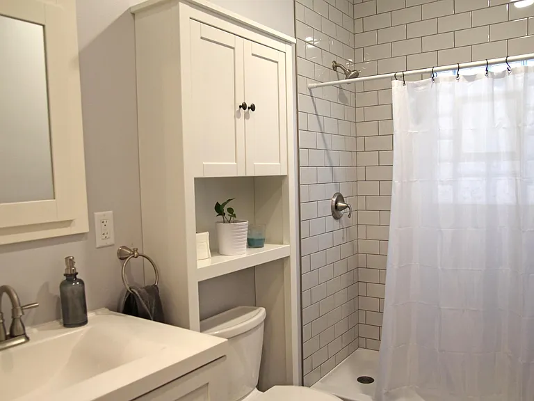 1427 Monroe St NE #1 — Photo 6