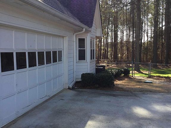 2nd image of 2880 Jon Lee Dr
