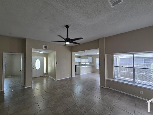 3rd image of 8469 Maple Ridge Dr