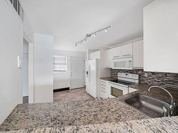 4th image of 1750 NE 191st Street #519