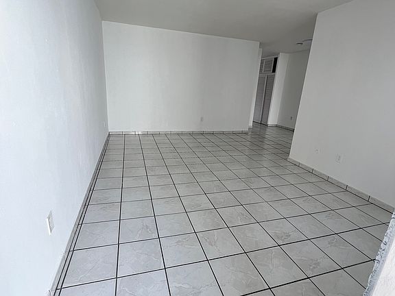 5th image of 921 Meridian Ave APT 8