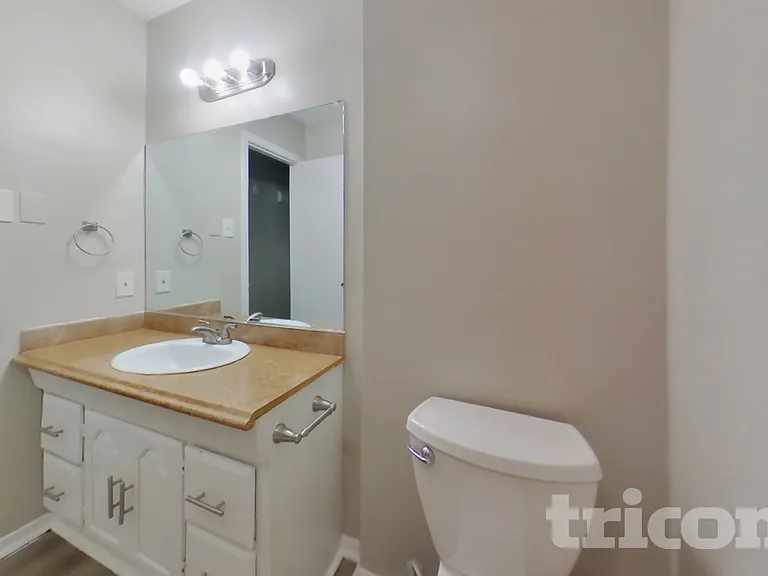 7331 Millbrae Ln — Photo 16