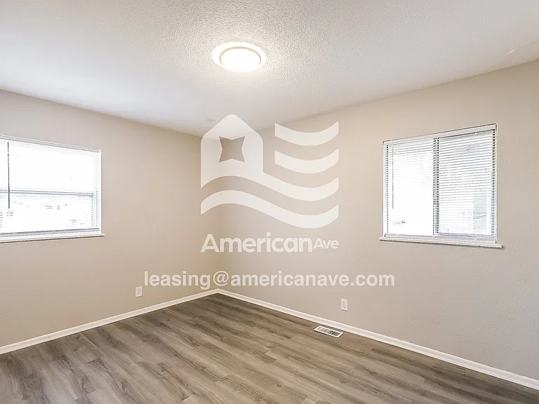 873729_006_wm_-_main_bedroom_13402565.jpg
