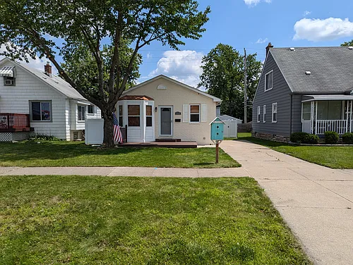 3324 Buckingham Ave Photo 1