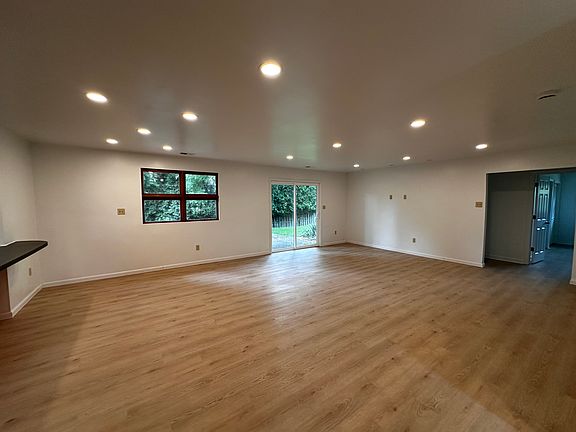 2nd image of 106 Fawn Valley Dr