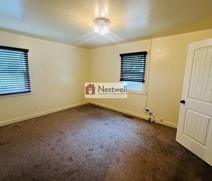 254 E Main St — Photo 14