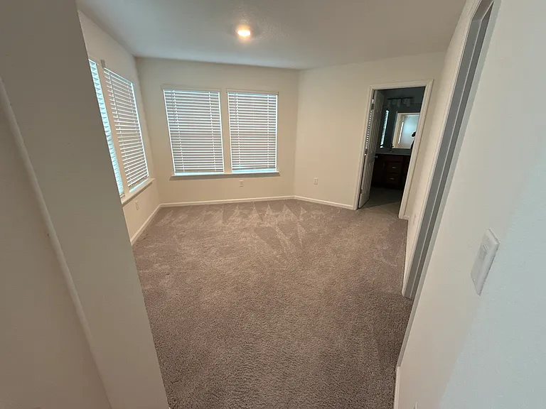 Bonus Room Between Master Bedroom and Master Bathroom