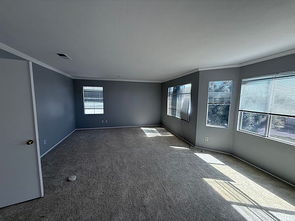 5th image of 16853 Shinnecock Ln