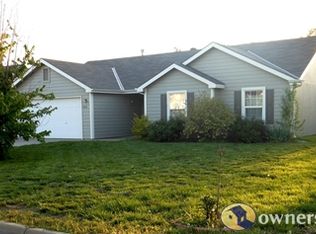 1013 Home Cir, Lawrence, KS 66046