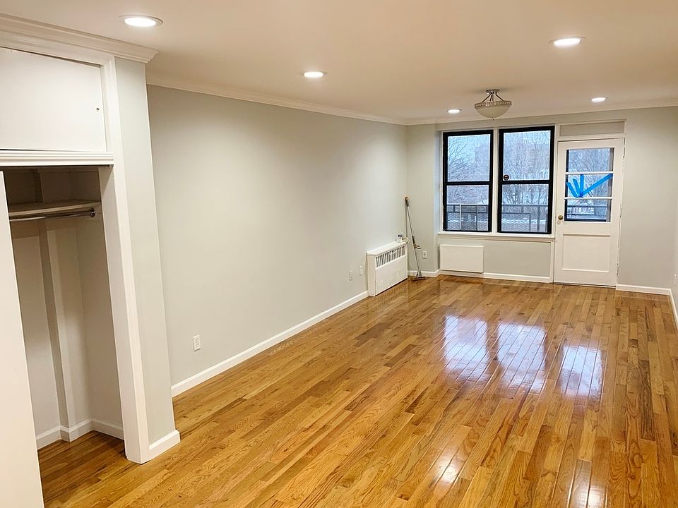 1st image of 25-34 Crescent St #2CC