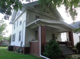 729 E 2nd Ave, Monmouth, IL 61462