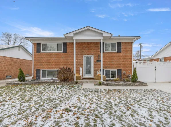 14234 Stoeflet St, Gibraltar, MI 48173