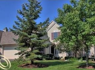 17069 Lochmoor Ct #86, Northville, MI 48168
