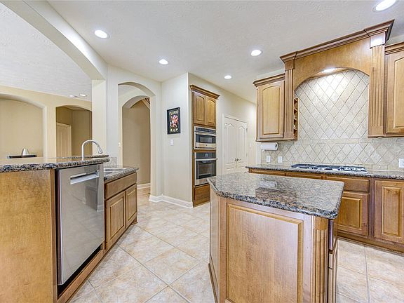 4th image of 18 Arbor Bend Dr