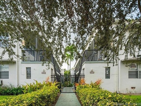 5th image of 974 Biarritz Dr #1