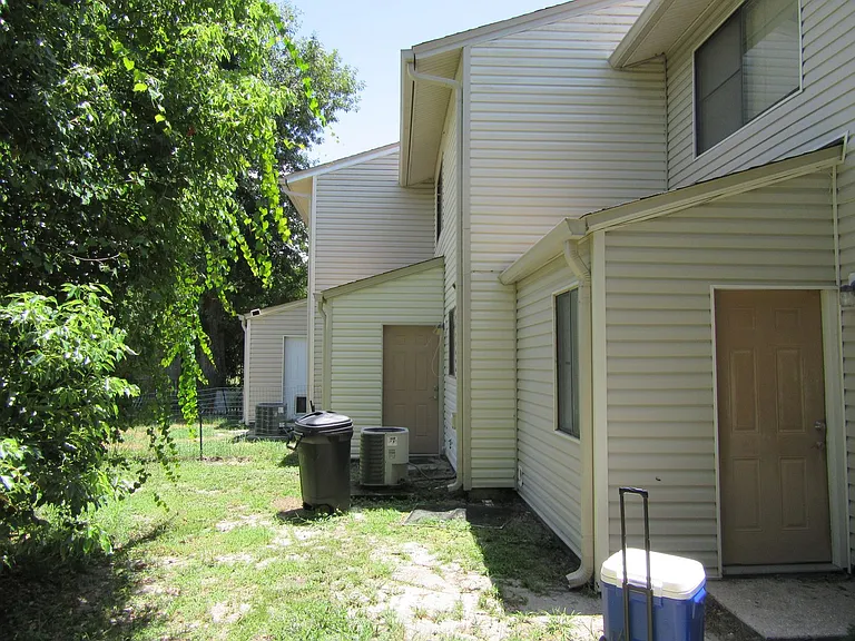 802 West St — Photo 21