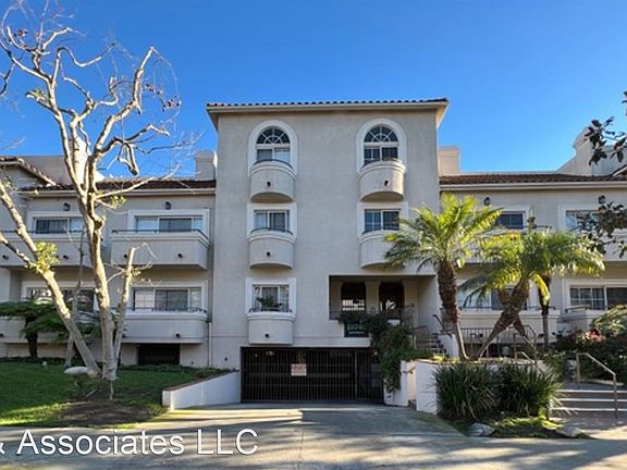 3rd image of 10740 Woodbine St #108