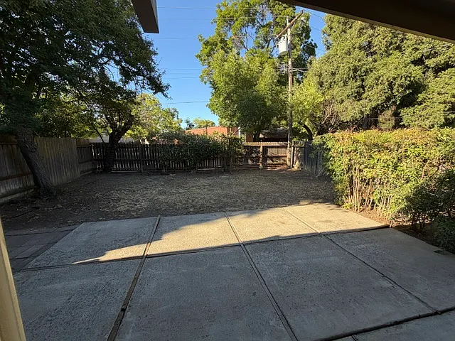807 Radcliffe Dr — Photo 11