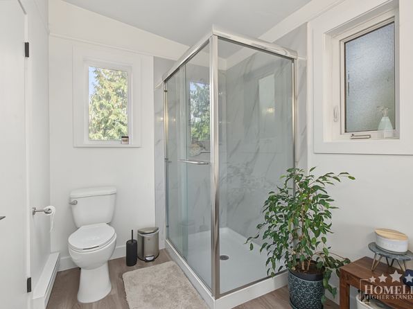 3 bedroom rental in Surrey — photo 21