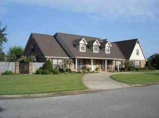 104 Dearborn Cir, Muscle Shoals, AL 35661