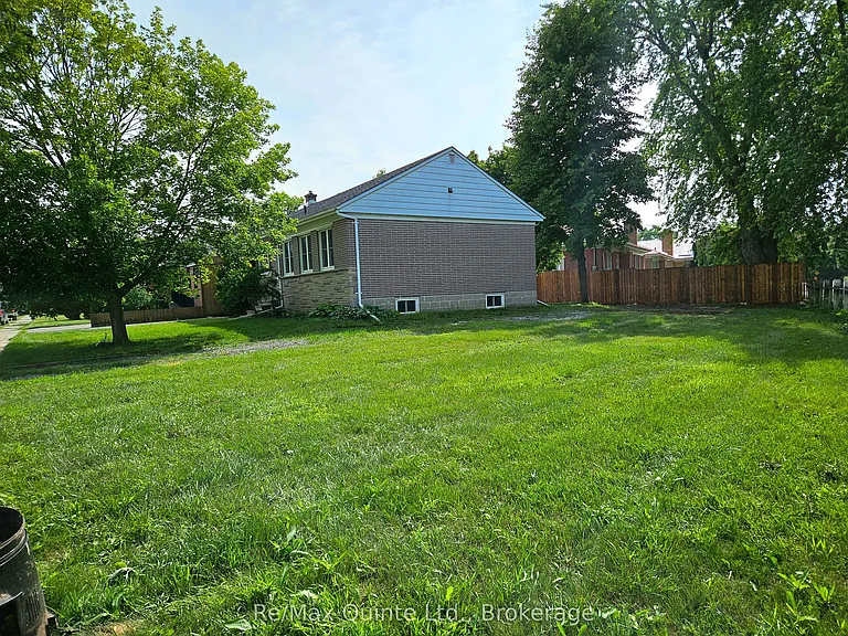 54 Greenlawn Ave — Photo 2