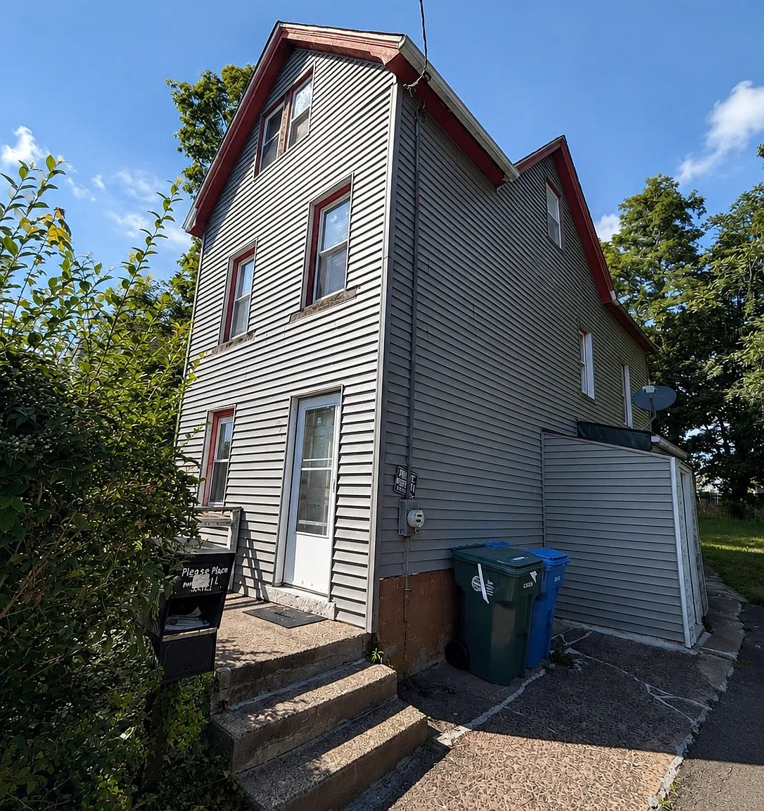 4 bed, 1242 sqft, $2,500 — Photo 1