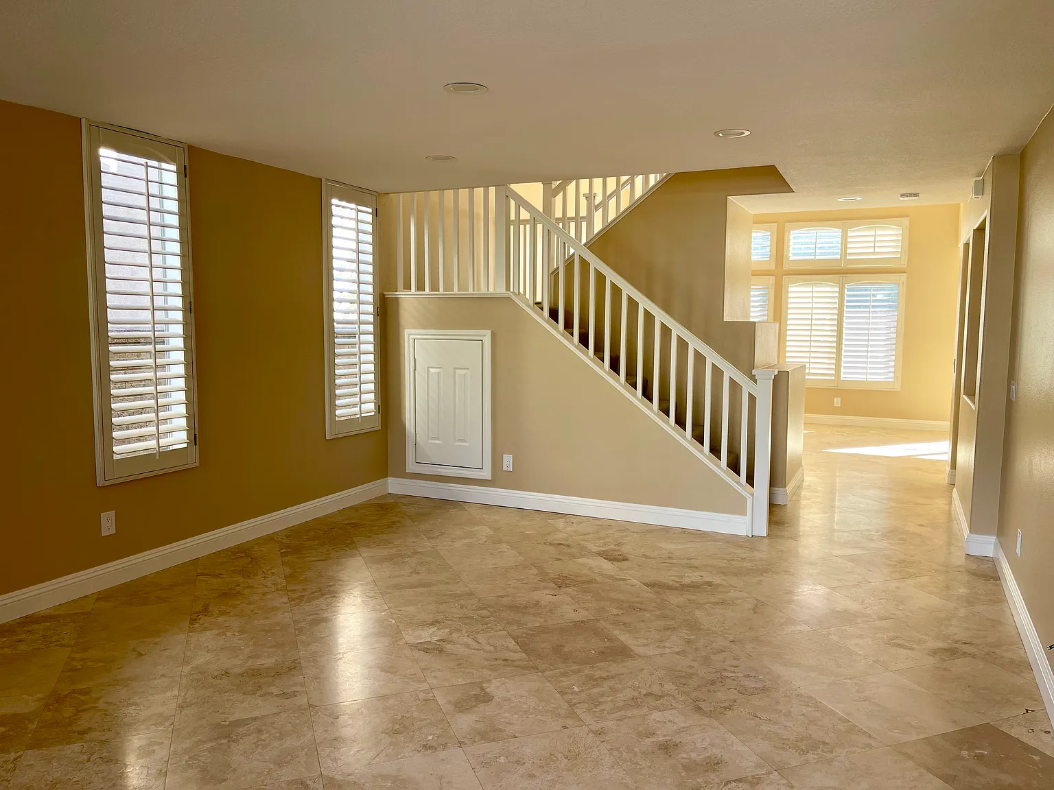 37 Beech Dr — Photo 2