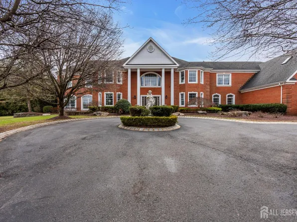 31 Hillcrest Dr, Colts Neck, NJ 07722