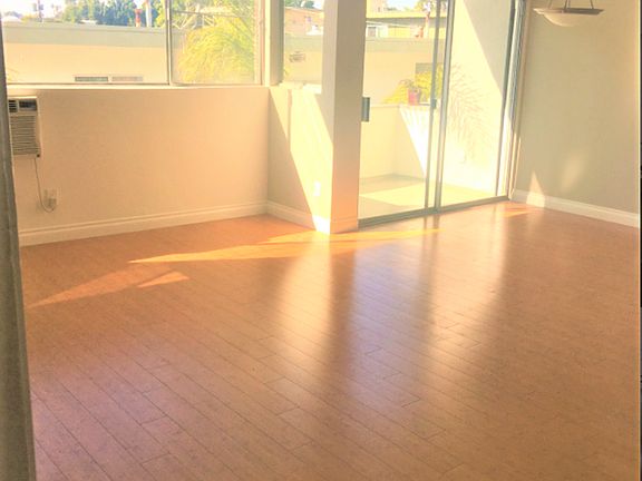 3rd image of 11939 Darlington Ave APT 203