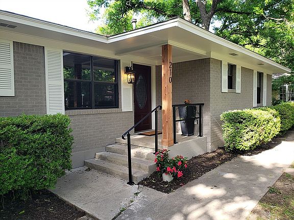 3rd image of 210 W Tennie St