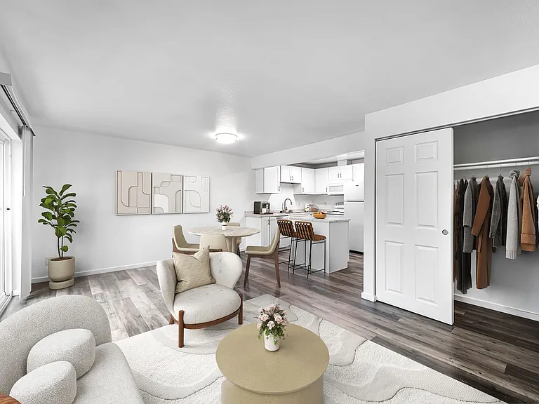 Inglewood Apartments — Photo 2