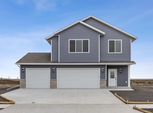 8630 61st St S, Horace, ND 58047