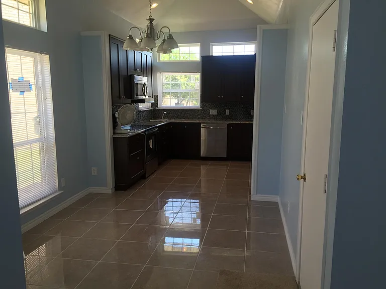 1810 Cactus Cir — Photo 8