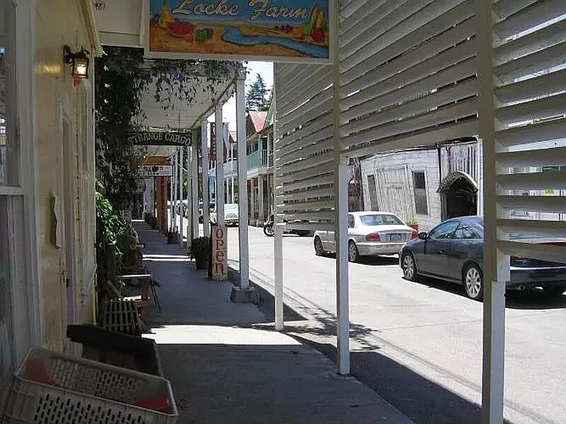 Building Photo 3