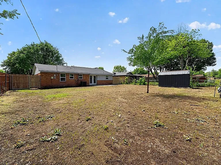 705 Donald Dr — Photo 22