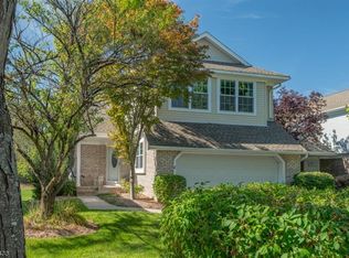 19 Mountain View Ct, Hamburg, NJ 07419