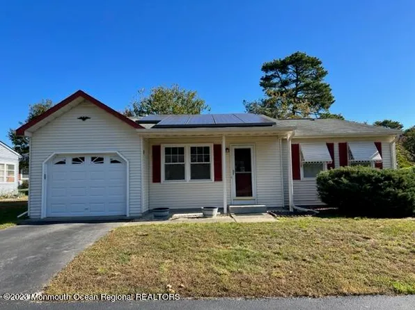11 Longwood Drive #72, Whiting, NJ 08759