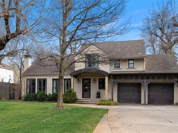 1116 Huntington Ave, Nichols Hills, OK 73116