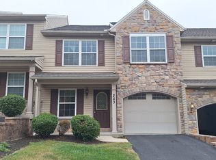 283 Fieldstone Ct, New Cumberland, PA 17070