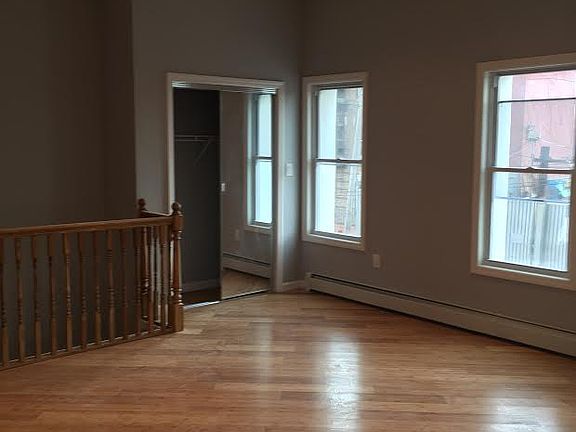 3rd image of 2937 Barnes Ave