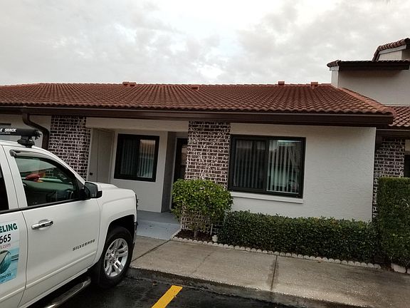 Cute and Clean, close to shopping and beaches .